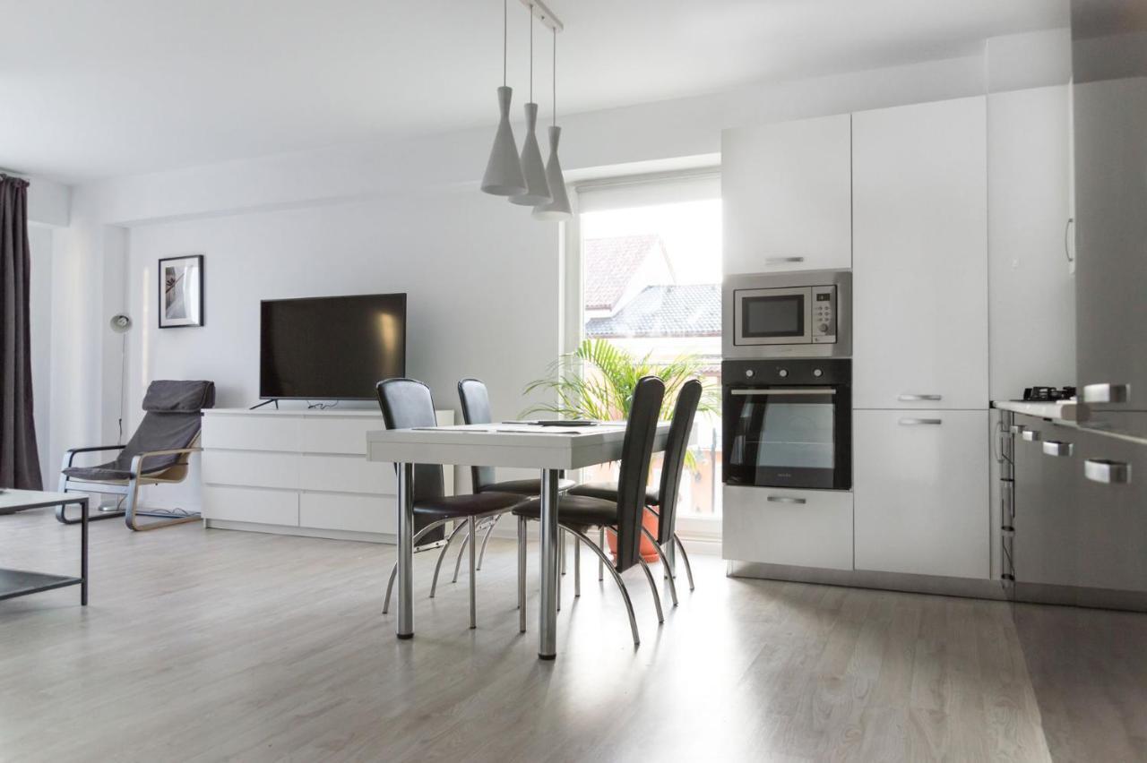 Airport Residence - Apartment Across From Otopeni Airport Ngoại thất bức ảnh